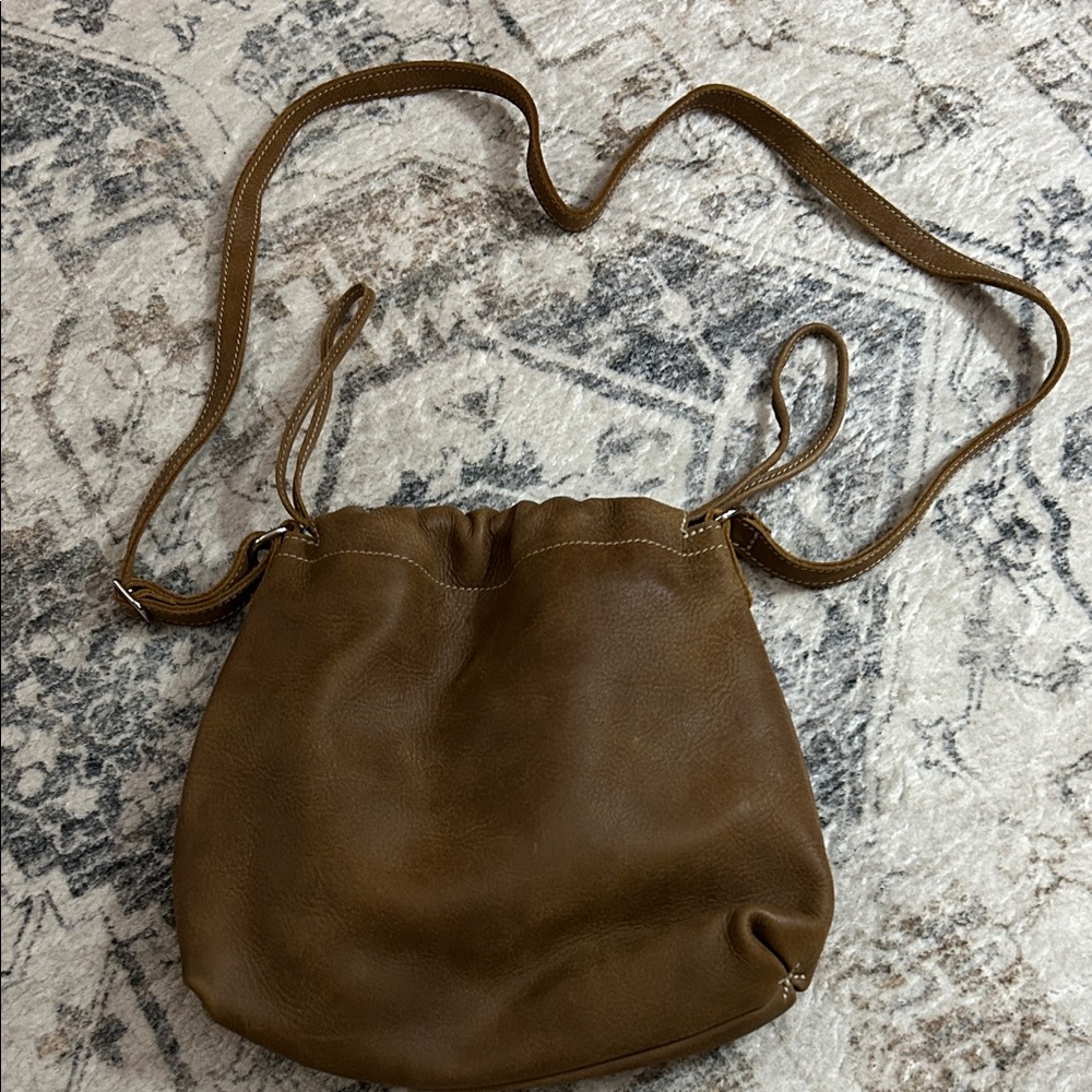 Roots Tan/Brown Leather Crossbody Bag - Picture 4 of 6